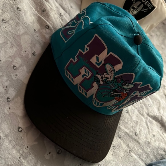 vintage graffiti hornets - Picture 1 of 13